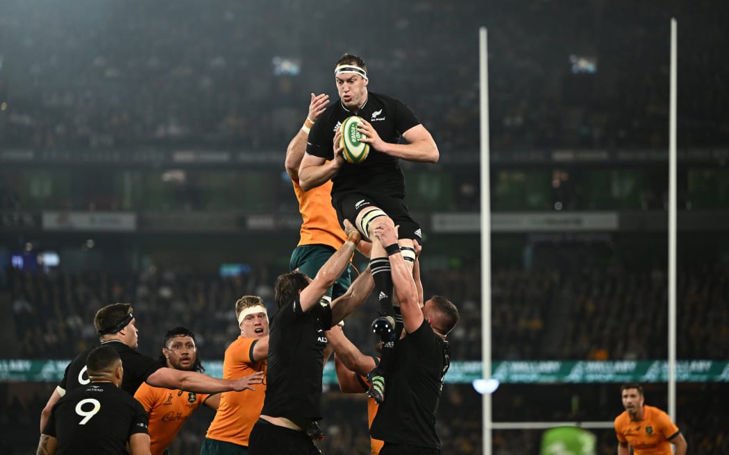 All Blacks player Brodie Retallick wins a line out ball during the Bledisloe Cup match against the Wallabies in Melbourne on September 15, 2022.