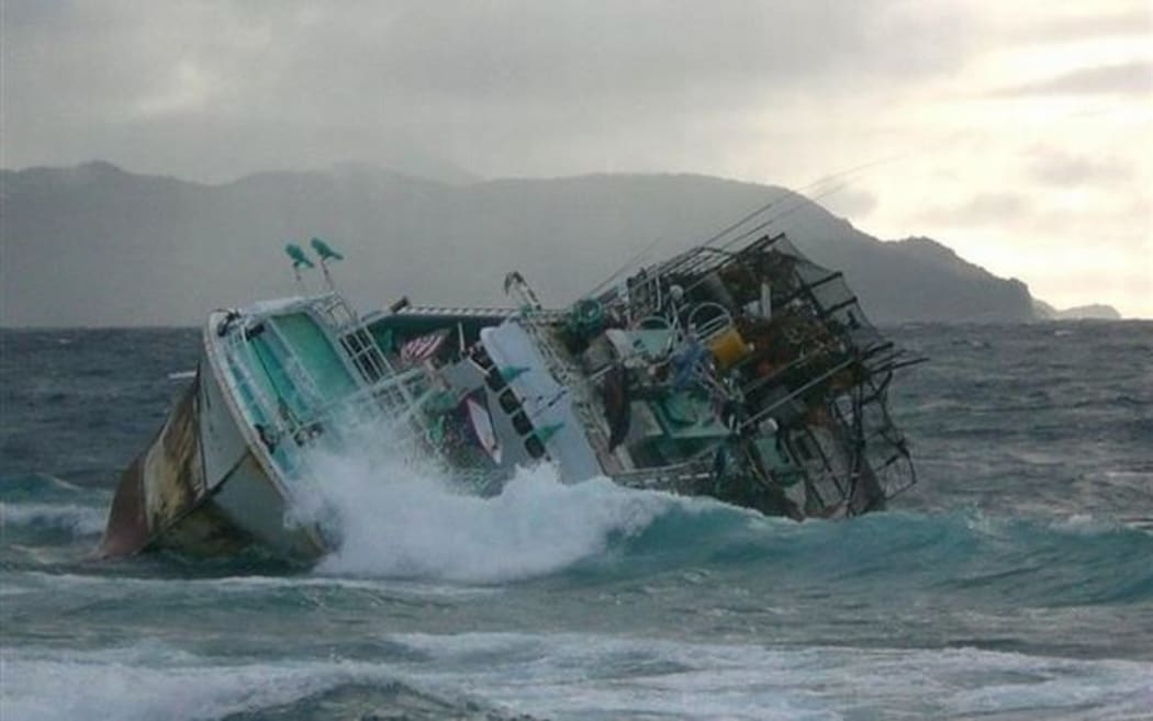 Fuel removed from stranded American Samoa ship RNZ News