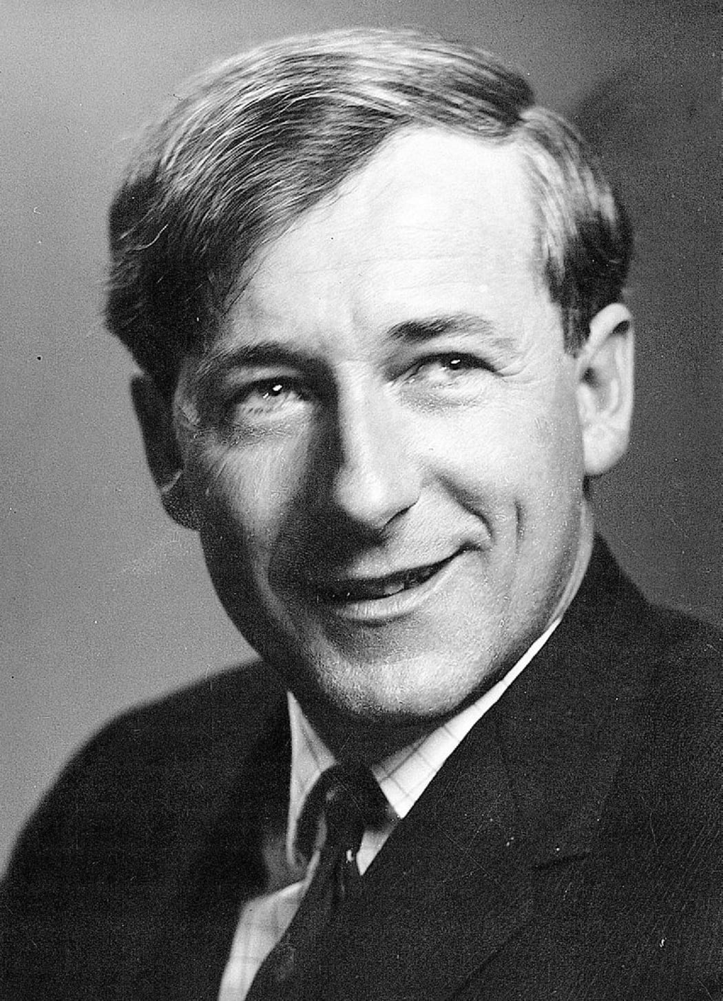 Sir Michael Fowler dies aged 92 RNZ