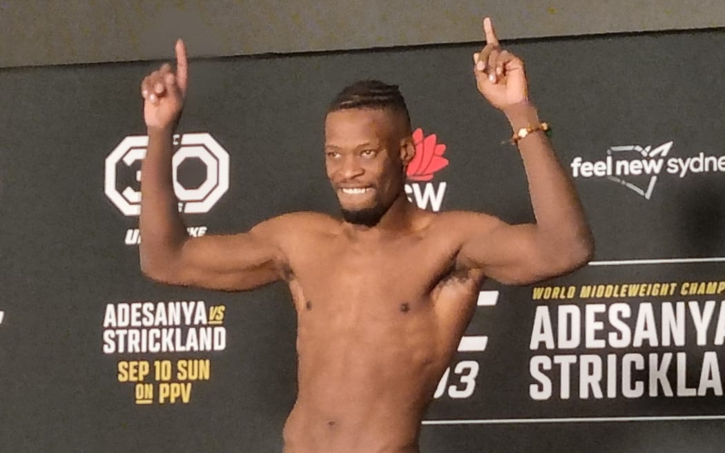 血鑽石在悉尼 UFC 293 上稱重