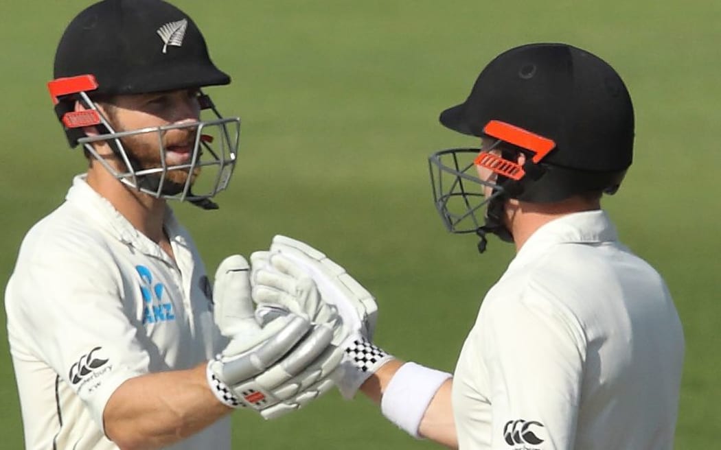 Kane Williamson and Henry Nicholls have scored a record fifth wicket partnership for New Zealand against Pakistan.
