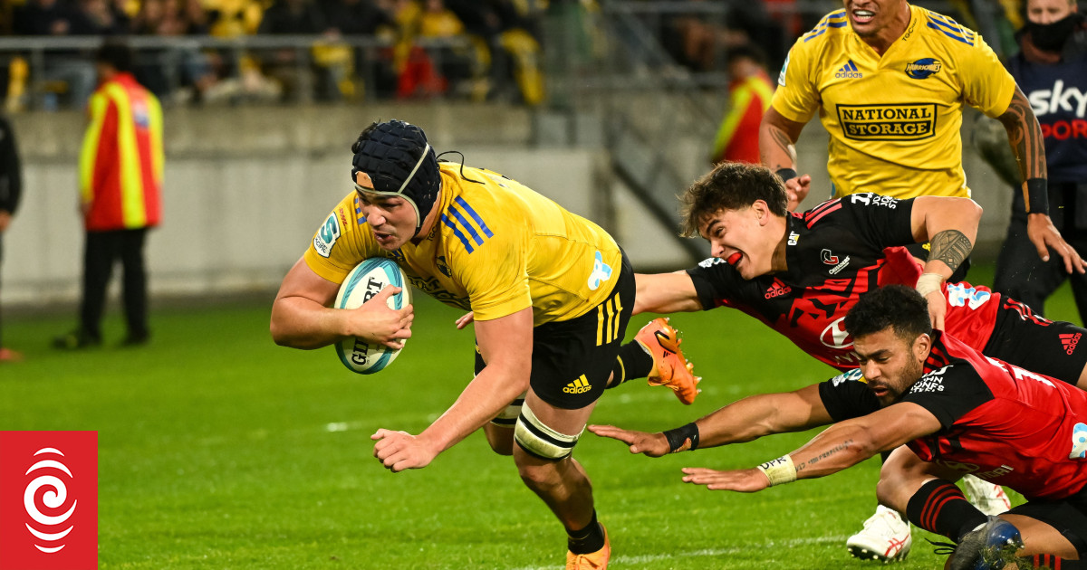 Hurricanes topple Crusaders - Vimarsana News