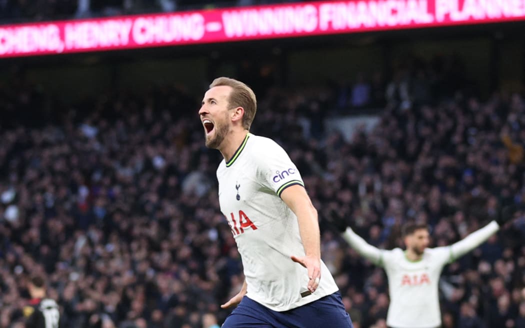 Tottenham Hotspur on X: FULL-TIME: A hat-trick for record breaker @HKane  and strikes apiece from @dele_official and Sonny seal a fine win  @wembleystadium. #COYS  / X