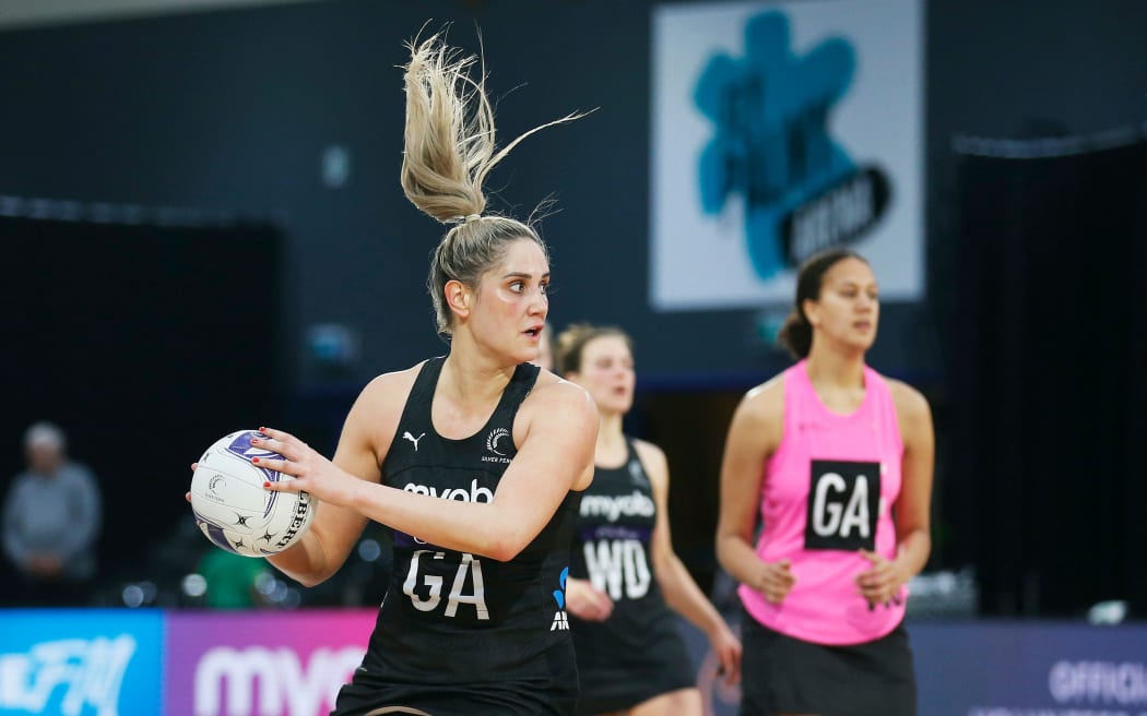 Te Paea Selby-Rickit playing for Silver Ferns against New Zealand 2020.