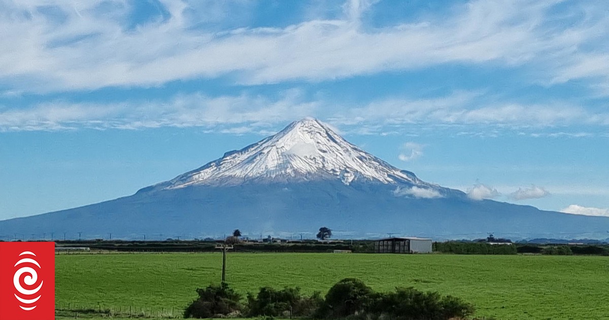 Taranaki iwi sign settlement: maunga, and park to be recognised as a person - Vimarsana News