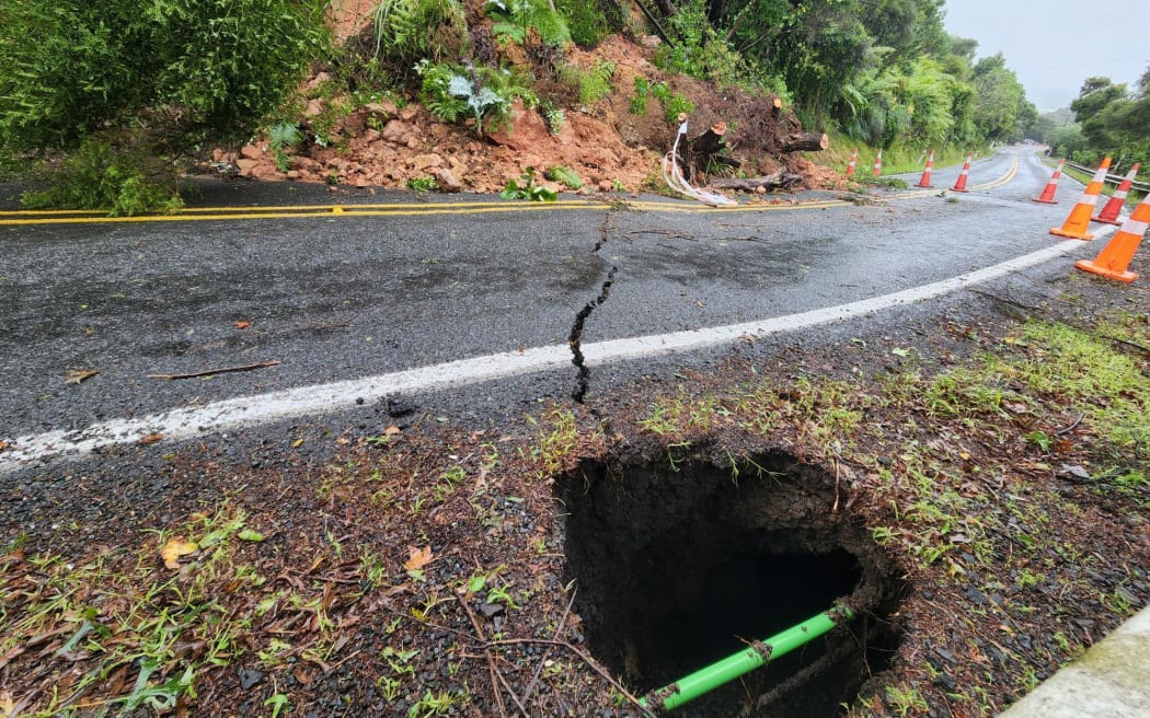 A sinkhole on Scenic Drive in West Auckland's Swanson has developed following wild weather in the region.