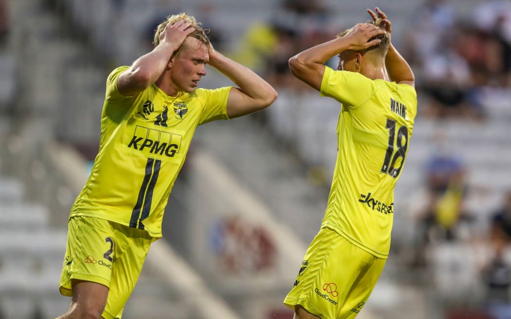Joshua Laws and Ben Waine of the Phoenix react after a missed chance during the A-League match,  Wellington Phoenix v Newcastle Jets at WIN Stadium, Sunday 24th January 2021