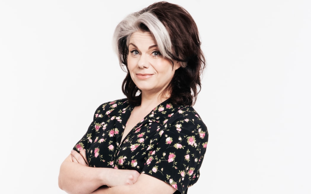 Caitlin Moran: Salvando a los hombres del patriarcado