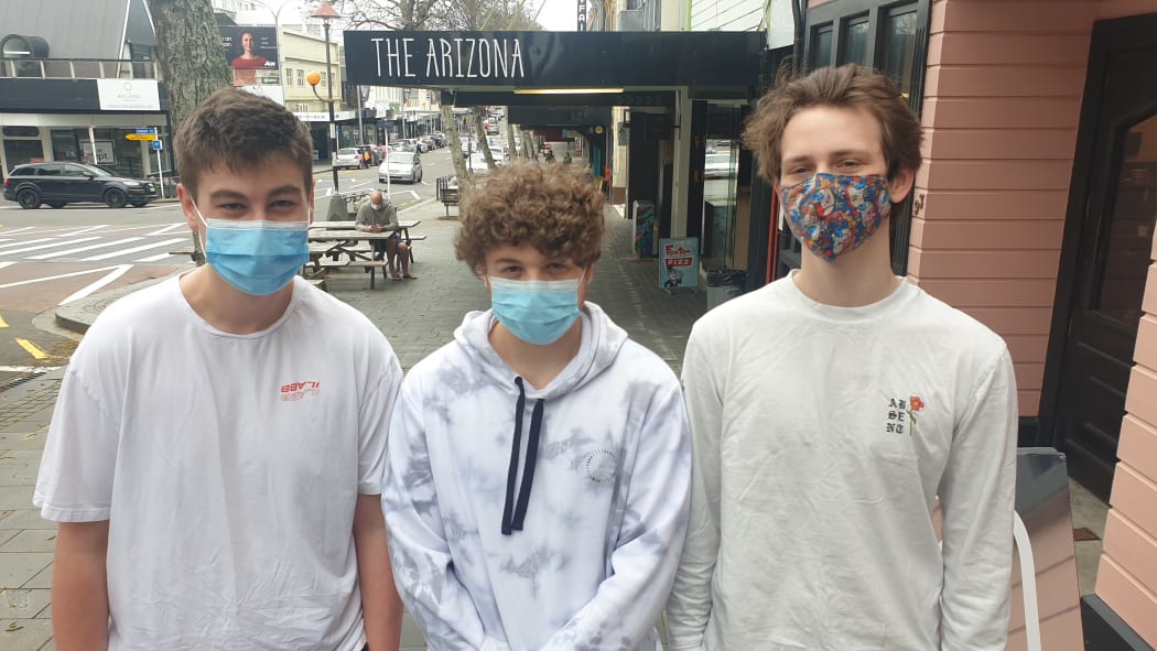 New Plymouth mates Zane, Javaan and Jonty reckoned a bacon buttie might just be the incentive for them to get vaccinated.