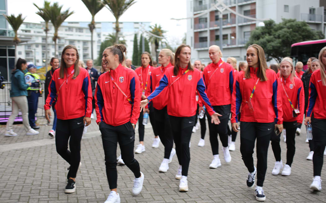 La selección femenina de fútbol de Noruega llegó al Spark Arena de Auckland para el partido oficial de la Copa Mundial Femenina de la FIFA.