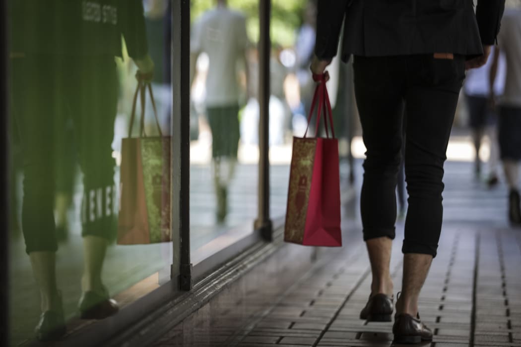 Consumer confidence plunges to record low as household budgets squeezed | RNZ News
