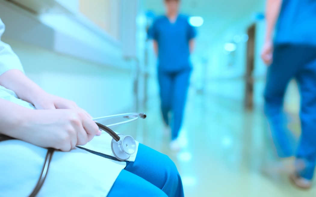 Senior doctors' union becoming 'increasingly angry and frustrated' by pay talks | RNZ News