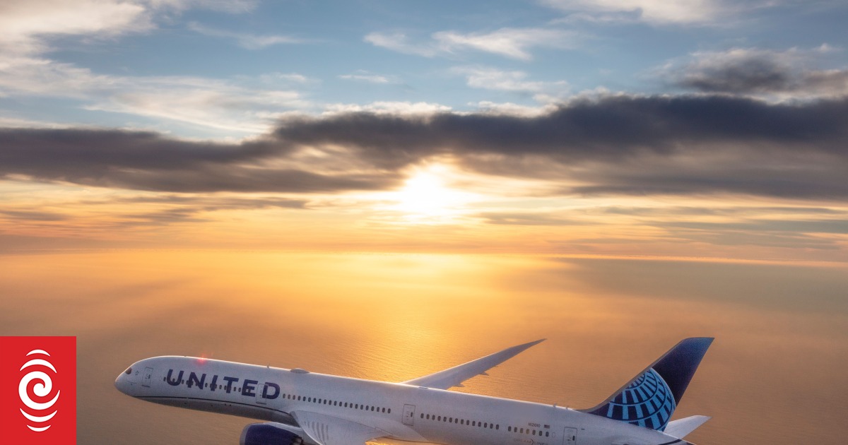 Der erste Direktflugdienst einer US-Fluggesellschaft zur Südinsel landet ...