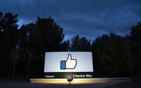 Facebook's corporate headquarters in Menlo Park, California on March 21, 2018.  / AFP PHOTO / JOSH EDELSON