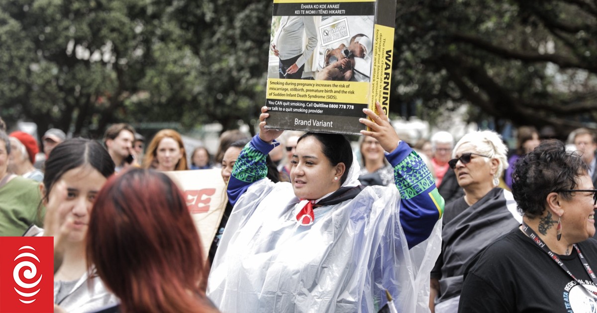 Protests over government's plans to repeal Smokefree legislation in Auckland and at Parliament - Vimarsana News