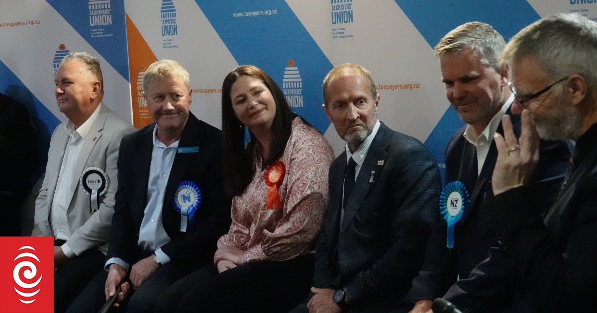 Raucous Northland debate crowd rails at Covid, te reo Māori mentions - Vimarsana News