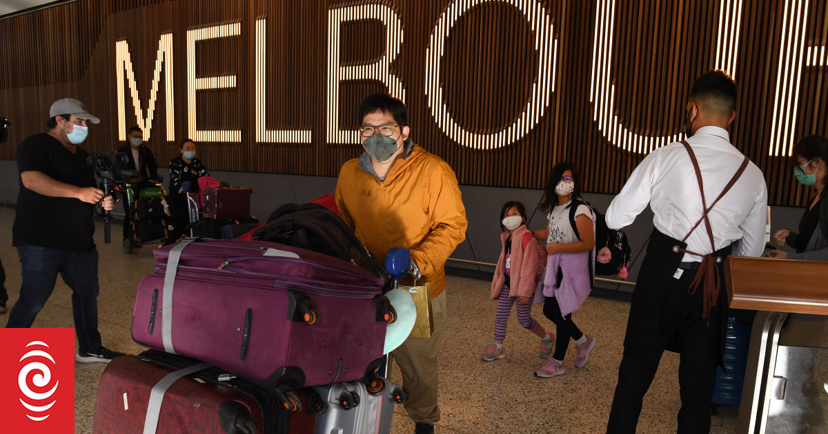 Australia opens its borders to unvaccinated travellers RNZ News