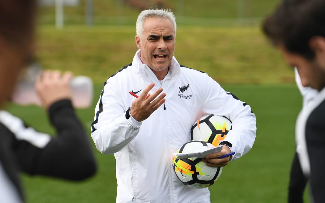 Darren Bazeley durante el entrenamiento de fútbol de los All Whites de Nueva Zelanda en el North Harbour Stadium, Albany, Auckland, Nueva Zelanda.  Lunes, 28 de agosto de 2017.