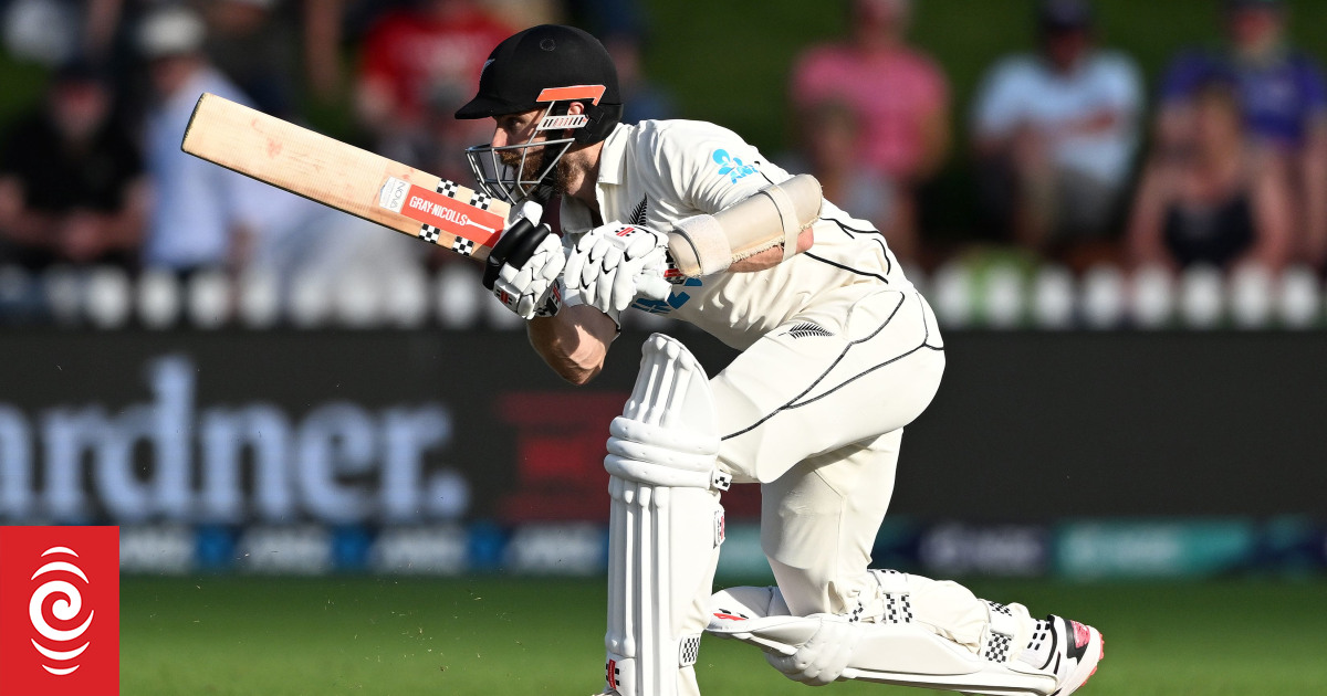 Williamson ton keeps Black Caps in first test