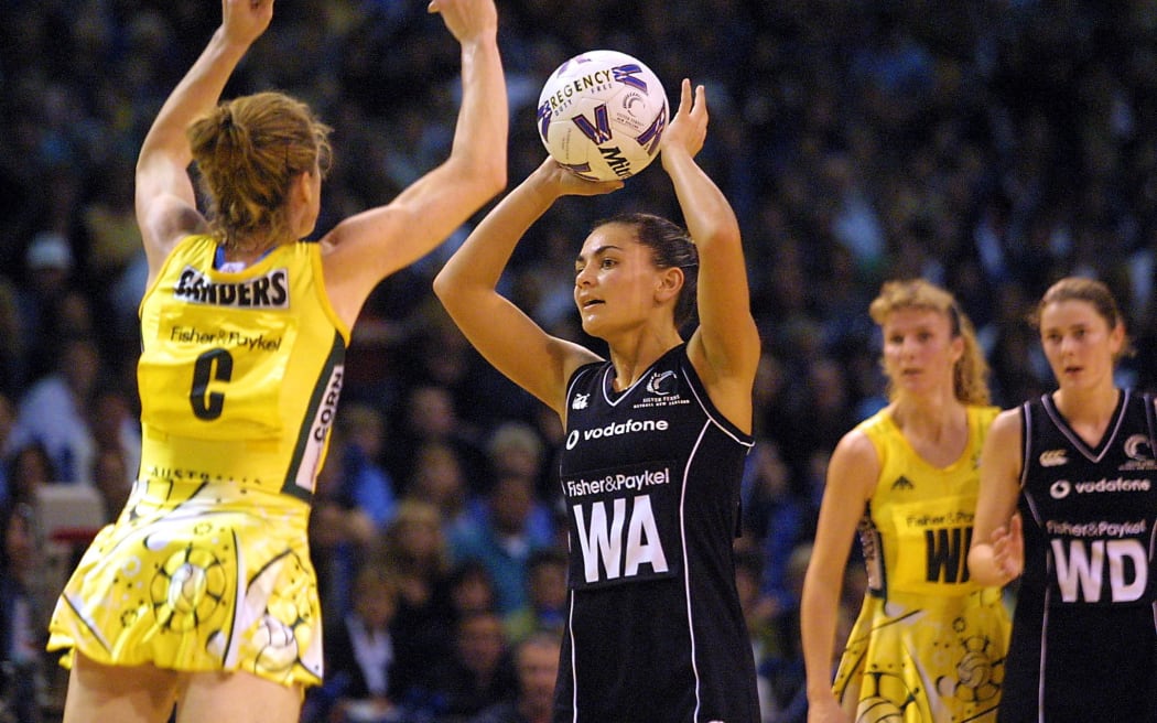 Temepara Bailey playing for the Silver Ferns in 2001