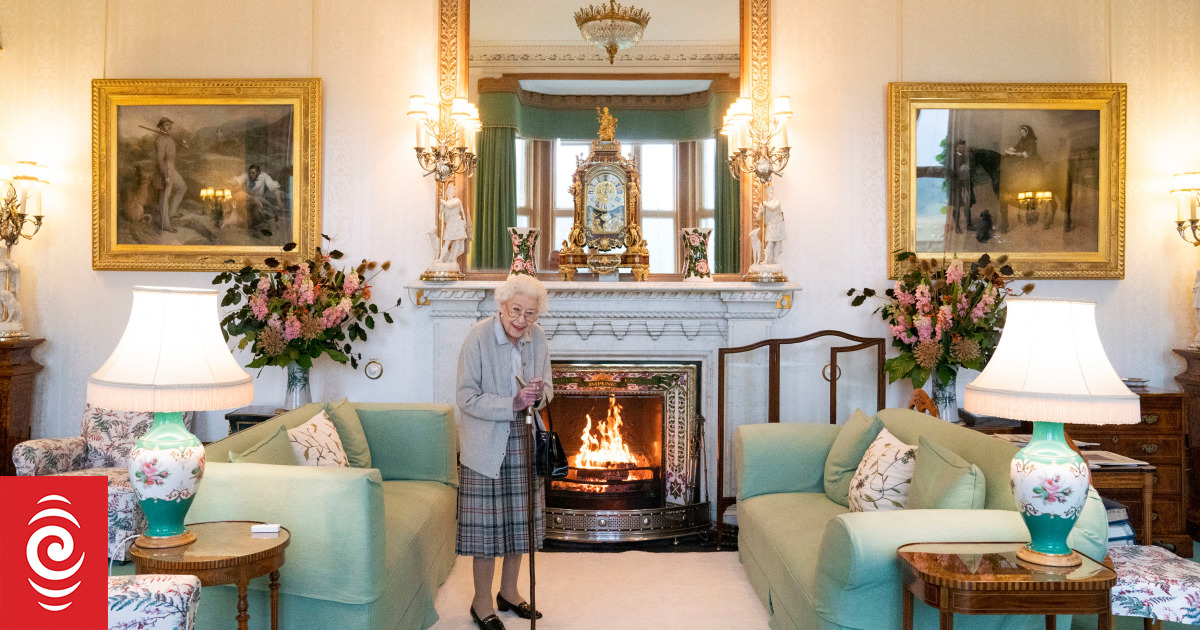 Queen Elizabeth's final days included a meeting with the UK's PM, cancelled appointments and bedside vigils - Vimarsana News