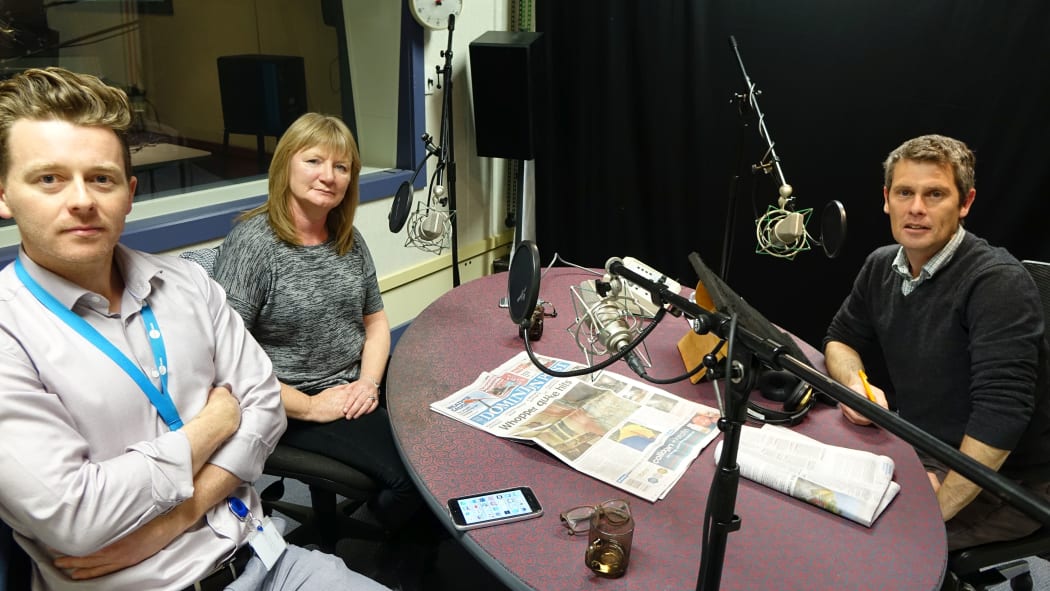 Keith Lynch of stuff.co.nz and Dominion Post editor Bernadette Courtney in the Mediawatch studio.