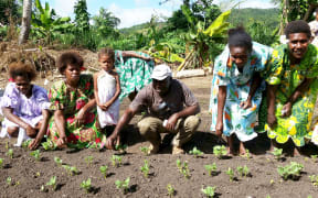 UNDP supported programme in Vanuatu to share farming techniques to improve resilience to climate change. Aug 2015.