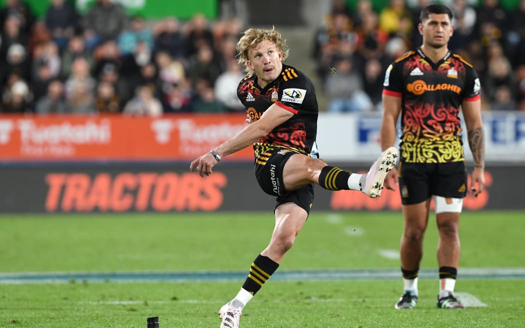 Damian McKenzie of the Chiefs.
Chiefs v Crusaders, Super Rugby Pacific, FMG Stadium Waikato, Hamilton, New Zealand on the Saturday 29 April 2023. Copyright Photo: Jeremy Ward / www.photosport.nz