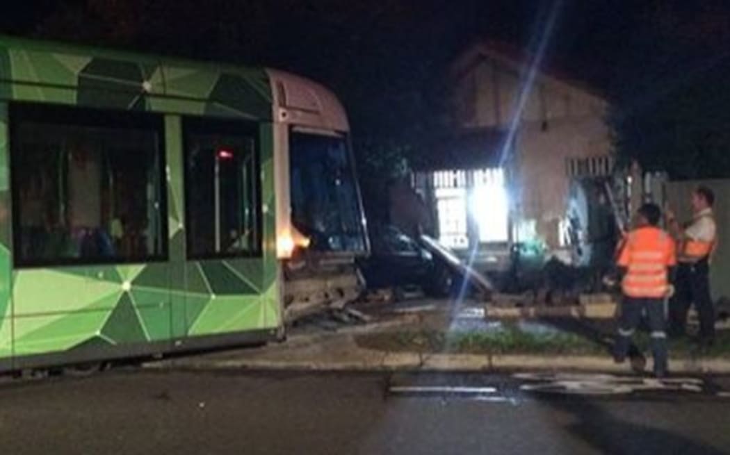 Melbourne tram crashes into house RNZ News