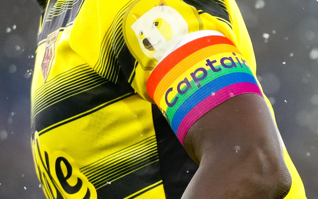 Football rainbow armband