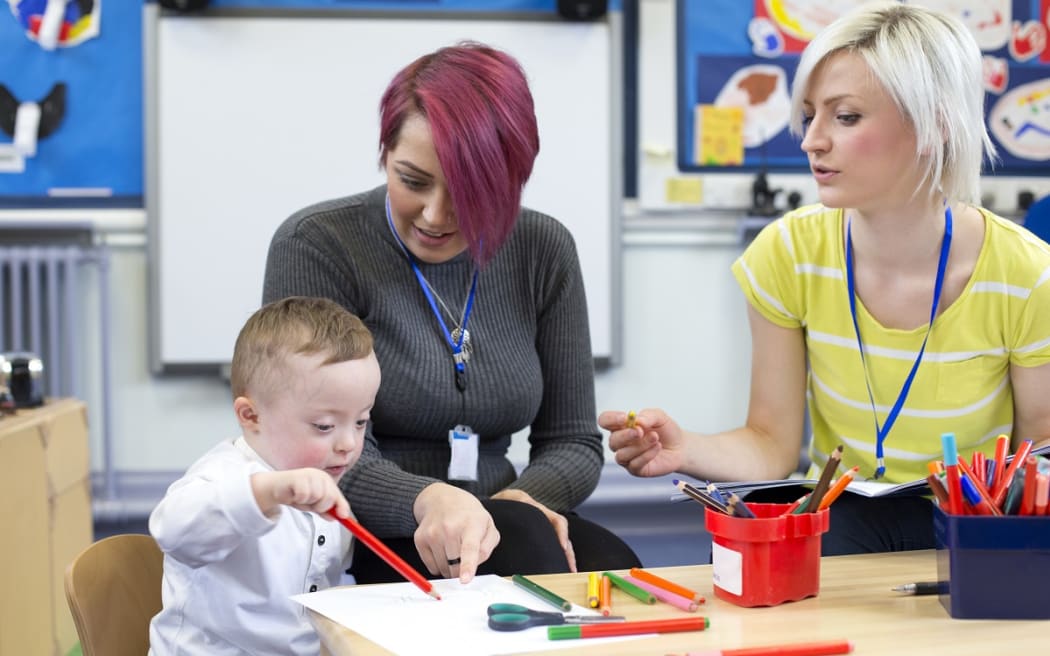 High schoolers want a pay rise for teacher aides RNZ