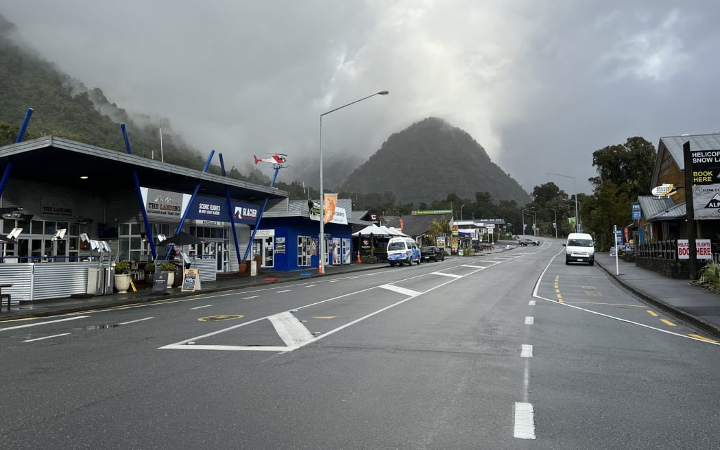 The medium-term future of the South Westland tourist hotspot of Franz Josef will be secured under a proposal to let the southern stop banks go on the Waiho (Waiau) River.